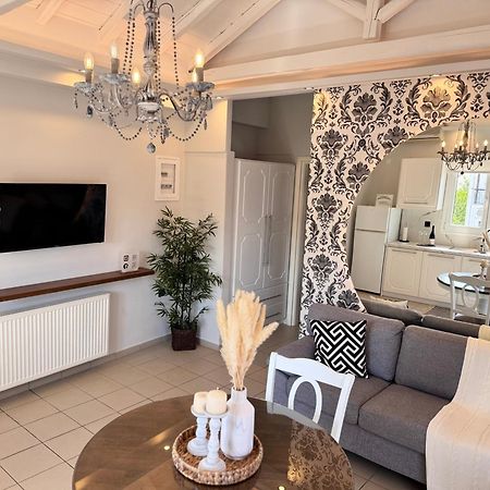 Orianna Suites Skiathos エクステリア 写真