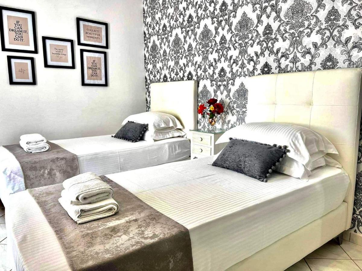 Orianna Suites Skiathos エクステリア 写真