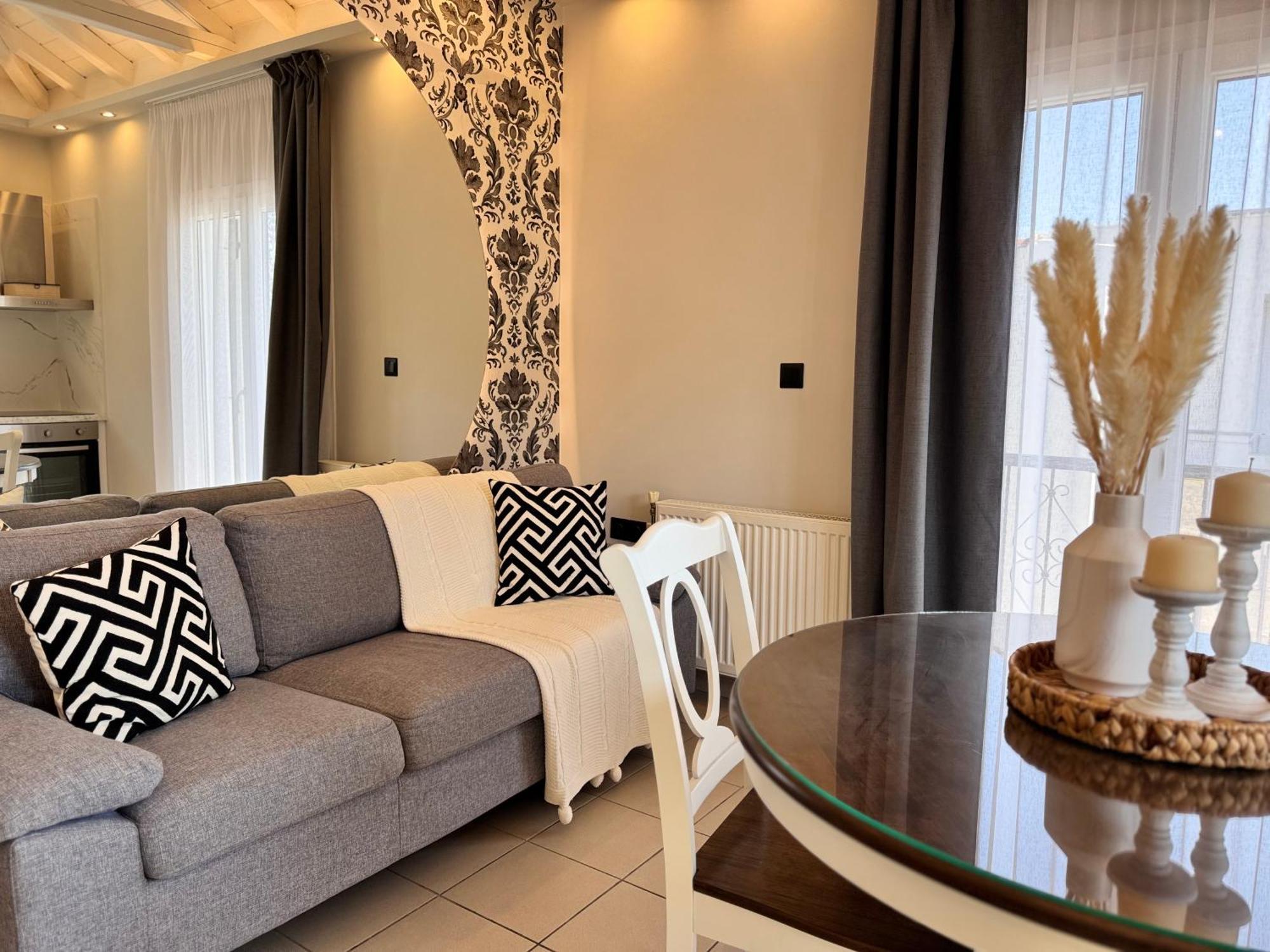 Orianna Suites Skiathos エクステリア 写真