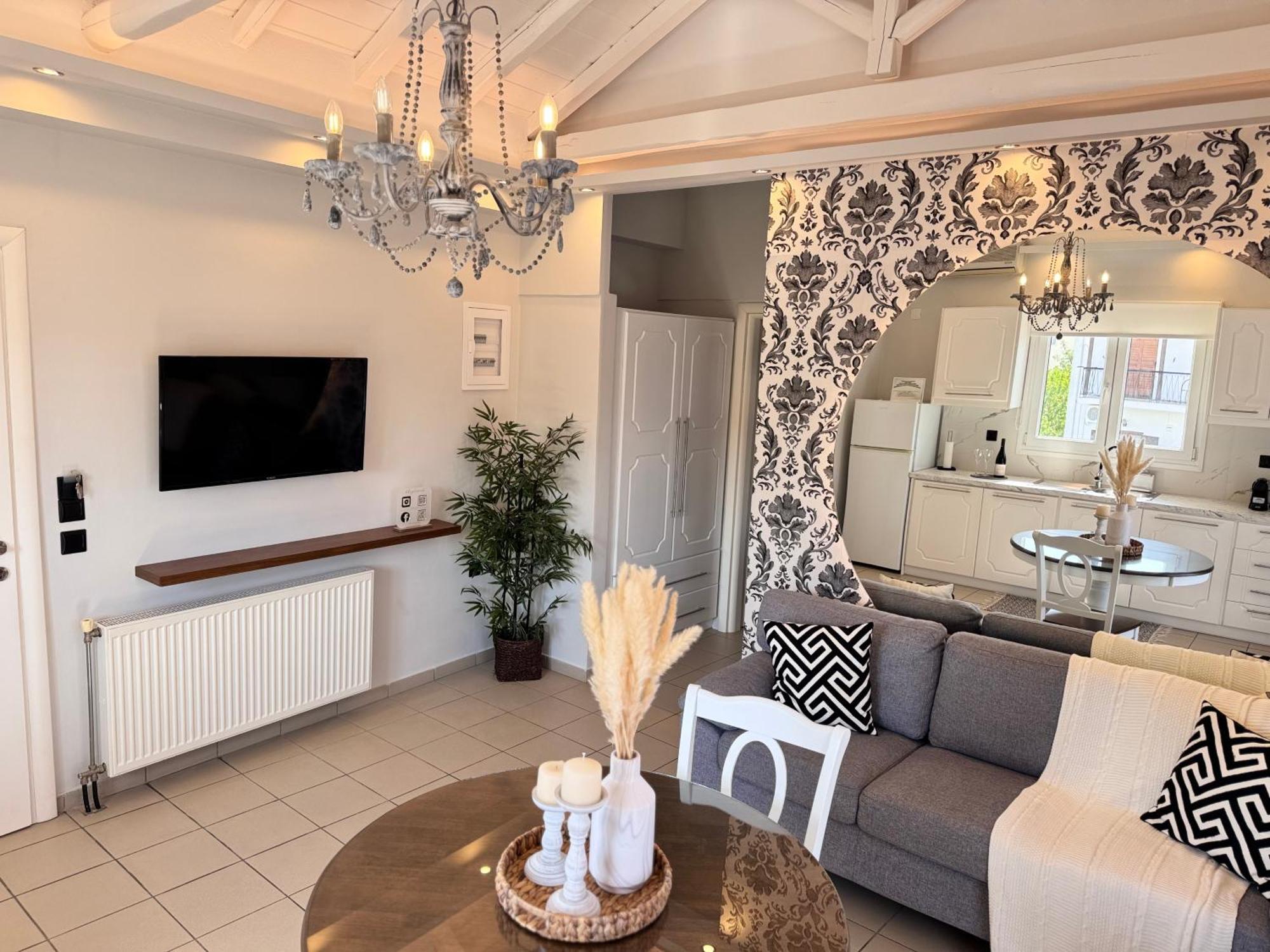 Orianna Suites Skiathos エクステリア 写真